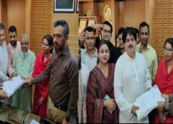 সোনারগাঁয়ে মনোনয়ন ফরম জমা দিলেন খোকা,কায়সারসহ ১০জন