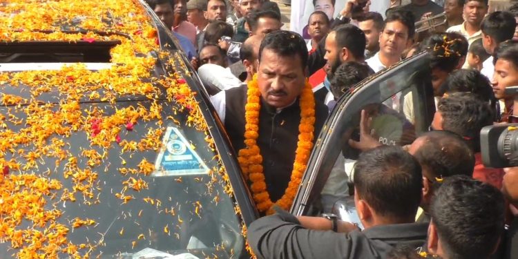 প্রধানমন্ত্রী হুইপ নির্বাচিত করায় এমপি বাবুকে নিয়ে আড়াইহাজারে আনন্দ মিছিল