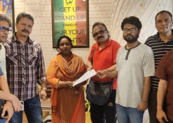 শীতলক্ষ্যা পাড়ের গাছ রক্ষায় মেয়রের কাছে দাবিনামা উপস্থাপন