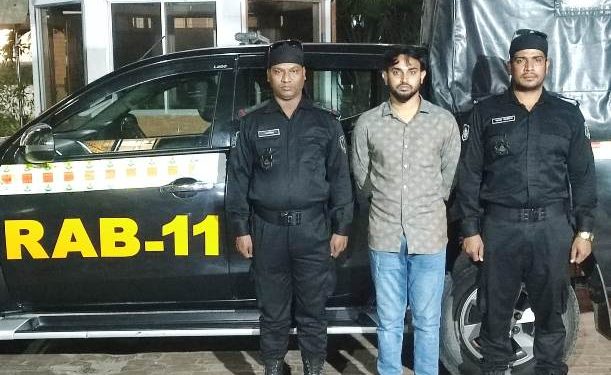 শ্লীলতাহানির ভিডিও নিয়ে ব্যাল্কমেলিং করে যুবতীকে ধর্ষণ অত:পর যুবক গ্রেপ্তার