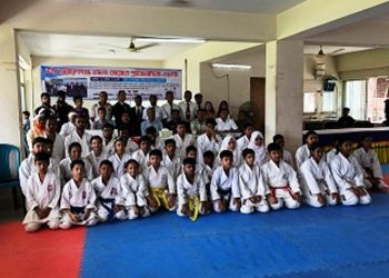 শামসুজ্জোহা ক্রীড়া কমপ্লেক্সে ৬ষ্ঠ জেলা কারাতে অনুষ্ঠিত