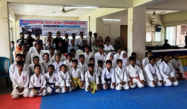 শামসুজ্জোহা ক্রীড়া কমপ্লেক্সে ৬ষ্ঠ জেলা কারাতে অনুষ্ঠিত