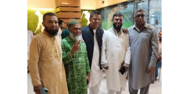 ইফতার মাহফিলে চেয়ারম্যান প্রত্যাশী সেলিম প্রধানের সাথে নেতা-জনপ্রতিনিধিদের মিলনমেলা