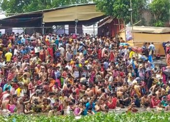 লাঙ্গলবন্দ মহাঅষ্টমীর স্নানোৎসবে মানুষের ঢল