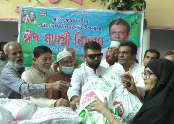 সাড়ে ১২ হাজার পরিবার পেলো প্যানেল মেয়র বাবুর ঈদ উপহার