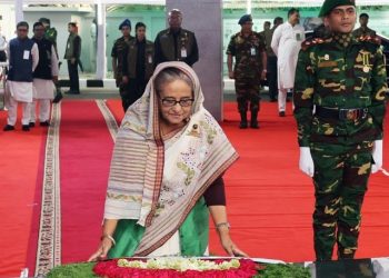 মুজিবনগর দিবস উপলক্ষে বঙ্গবন্ধুর প্রতিকৃতিতে প্রধানমন্ত্রীর শ্রদ্ধা