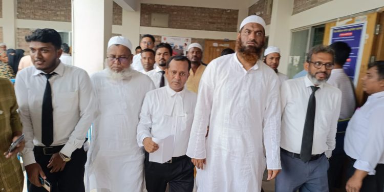 মুচলেকা দিয়ে জামিন পেলেন মামুনুল হক