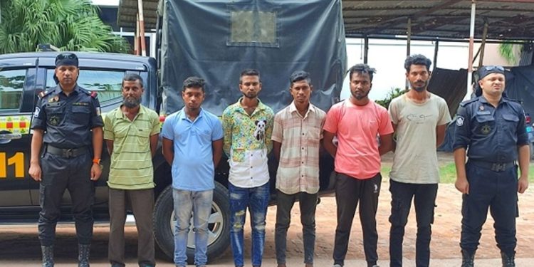 সিদ্ধিরগঞ্জে চাঁদাবাজির সময় আটক হলো ৬ জন