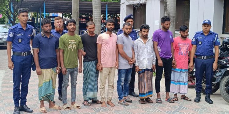 ছাত্রলীগের সেক্রেটারী বাড়িতে ডাকাতির ঘটনায় গ্রেপ্তার ৮