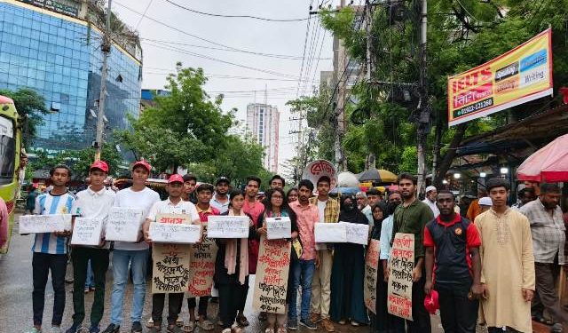 বন্যার্তদের সহযোগিতায় ত্রান সংগ্রহ করছে জেলা সমাজতান্ত্রিক ছাত্র ফ্রন্ট