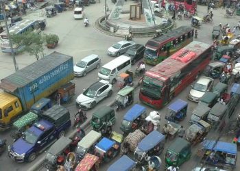 তীব্র যানজটে বিপর্যস্ত নগরবাসী