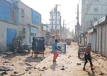 যুবলীগ ক্যাডার ওলা মাসুদ, সুমন ও আক্তারের নেতৃত্বে মিছিলে গুলি বর্ষন