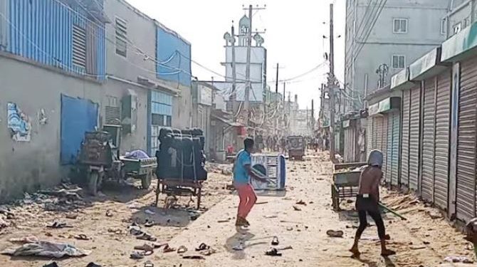 যুবলীগ ক্যাডার ওলা মাসুদ, সুমন ও আক্তারের নেতৃত্বে মিছিলে গুলি বর্ষন