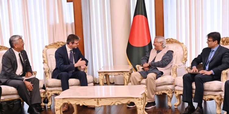 পাচার হওয়া অর্থ ফিরিয়ে আনতে মার্কিন যুক্তরাষ্ট্রের সহযোগিতা চেয়েছেন ড. ইউনূস