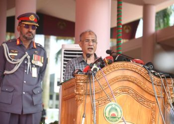 যেসব পুলিশ সদস্য এখনো কর্মস্থলে যোগদান করেনি, তাদের আর যোগদান করতে দেওয়া হবে না-স্বরাষ্ট্র উপদেষ্টা