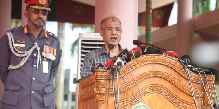 যেসব পুলিশ সদস্য এখনো কর্মস্থলে যোগদান করেনি, তাদের আর যোগদান করতে দেওয়া হবে না-স্বরাষ্ট্র উপদেষ্টা