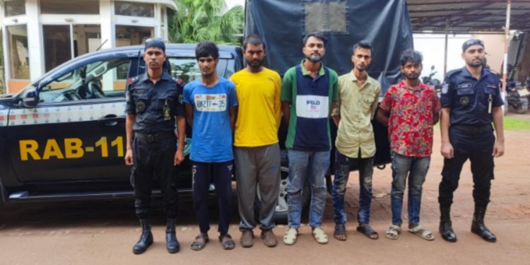 বন্দরে ডাকাত চক্রের ৫ সদস্য গ্রেপ্তার