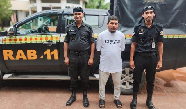 র‌্যাবের হাতে চিহ্নিত হকার নেতা আসাদ গ্রেপ্তার