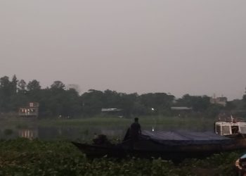 যৌথ বাহিনীর অভিযানে লুট হওয়া ৫০ হাজার লিটার ফার্নেস তেল উদ্ধার॥ দুটি ট্রলার আটক