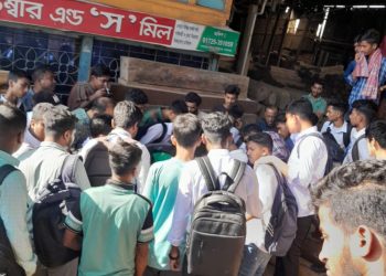 সিদ্ধিরগঞ্জে ভুয়া পুলিশ আখ্যা দিয়ে আসল পুলিশকে পি*টু*নী