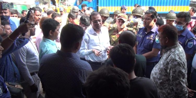 শহরের যানজট নিরসনে ৫ টি সংস্থার যৌথ উদ্যোগে অভিযান