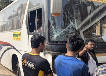 তর্ক করায় বাস ভাঙচুর, চালক-যাত্রীকে মারধর করলেন বিএনপি নেতা