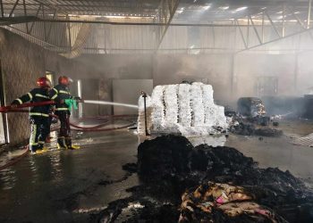 রূপগঞ্জে টেক্সটাইল মিলে ভয়াবহ অগ্নিকাণ্ড 