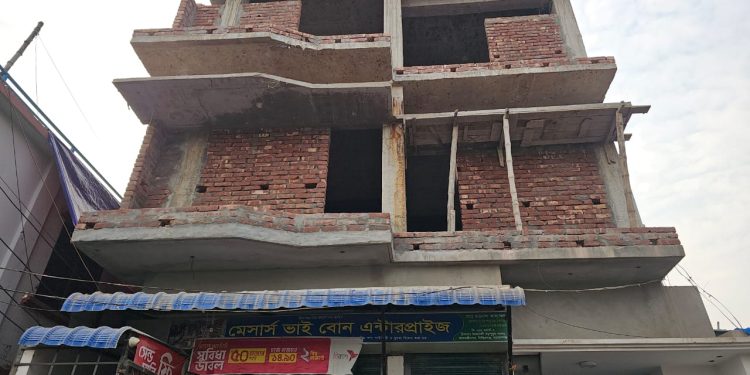 সিদ্ধিরগঞ্জে নির্মাণাধীন ভবন থেকে পড়ে দুই শ্রমিক নি*হত