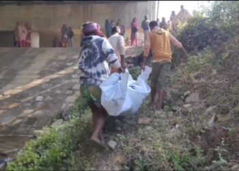 পূর্বাচলের লেকে ভাসমান মরদেহটি কলেজ ছাত্রীর