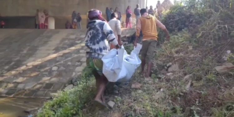 পূর্বাচলের লেকে ভাসমান মরদেহটি কলেজ ছাত্রীর