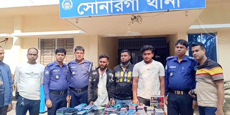 সোনারগাঁয়ে ১৪৮ মোবাইলসহ আরও তিনজন গ্রেফতার