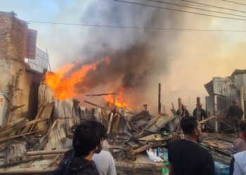 সিদ্ধিরগঞ্জে কুন কারখানায় ভয়াবহ আগুন