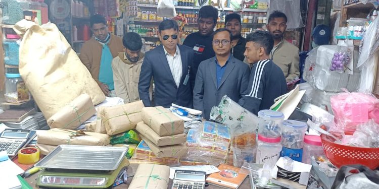 সিদ্ধিরগঞ্জে ৬১৬ কেজি নিষিদ্ধ পলিথিন জব্দ