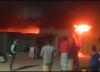 সিদ্ধিরগঞ্জে আগুনে পুড়লো বসতবাড়ী ও দোকান