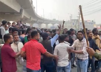 আড়ত দখলকে কেন্দ্র করে স্বেচ্ছাসেবক দল-ছাত্রদলের সংঘর্ষে ৬ জন গুলিবিদ্ধ