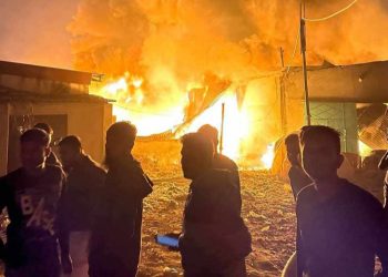 আতশবাজির আগুনে ভস্ম পলিথিন কারখানা