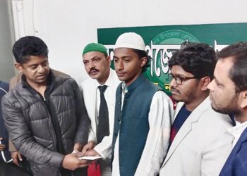 সাংবাদিক সেলিমের পরিবারকে বিএনপির নেতা আশার আর্থিক সহায়তা  