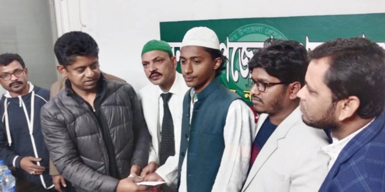 সাংবাদিক সেলিমের পরিবারকে বিএনপির নেতা আশার আর্থিক সহায়তা