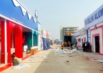 জমে ওঠেনি বাণিজ্য মেলা এখনো চলছে প্যাভিলিয়ন নির্মাণ