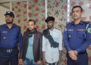 ঢাকা-চট্টগ্রাম মহাসড়ক থেকে ৬ টন পলিথিন জব্দ: আটক ২