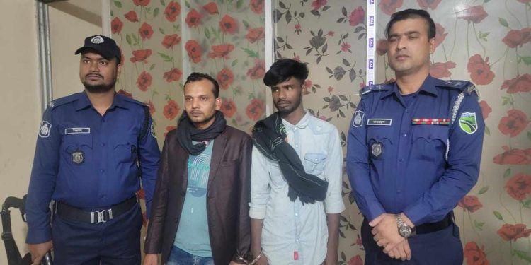 ঢাকা-চট্টগ্রাম মহাসড়ক থেকে ৬ টন পলিথিন জব্দ: আটক ২