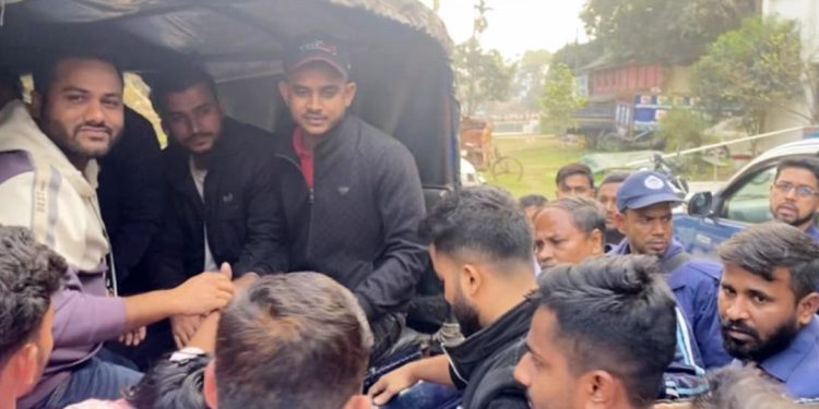 রুপগঞ্জে ছাত্রলীগের ১০ নেতাকর্মী আটক