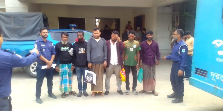 নারায়ণগঞ্জে ডেভিল হান্টসহ নিয়মিত অভিযানে গ্রেপ্তার ৪০