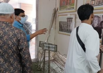 নারায়ণগঞ্জে বঙ্গবন্ধুর ম্যুরাল ও বঙ্গবন্ধু কর্নার ভাঙলেন বিএনপিপন্থী আইনজীবীরা