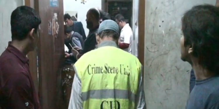 ফ্লাটে মিলল এনজিও কর্মকর্তার পিতার গ-লা-কা-টা মরদেহ