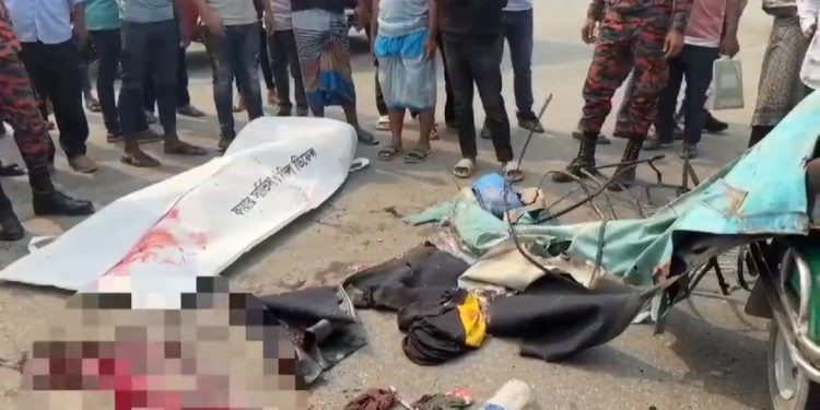 নারায়ণগঞ্জে ট্রাকের ধাক্কায় নিহত ২, চালক ও হেলপার আটক