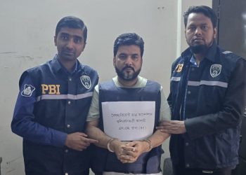 বিমান বন্দর থেকে এস.এম. রানা গ্রেপ্তার