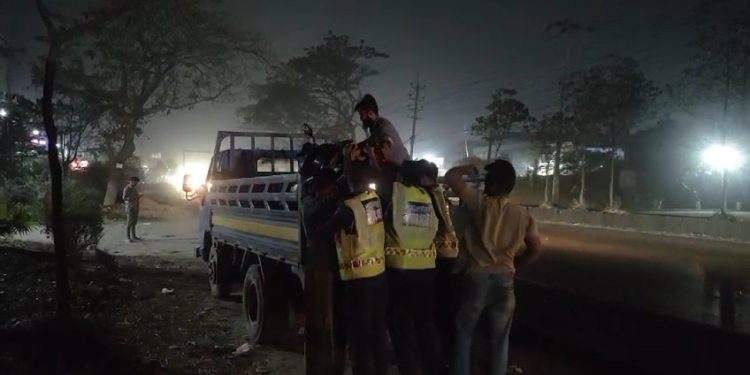 সোনারগাঁয়ে বেড়াতে এসে সড়ক দুর্ঘটনায় দুই বন্ধু নিহত