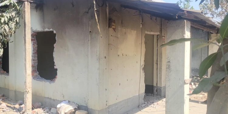 রূপপগঞ্জে সরকারি আশ্রয়ণ প্রকল্পের ২০টি ঘর ভাংচুর ও লুটপাট