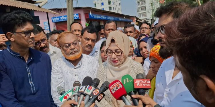 ইসলামি আইনে আছে, ধর্ষককে জনসম্মুখে পাথর নিক্ষেপ করা